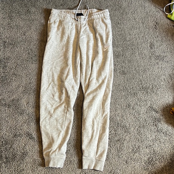 Women’s Nike Joggers Grey - Picture 1 of 3